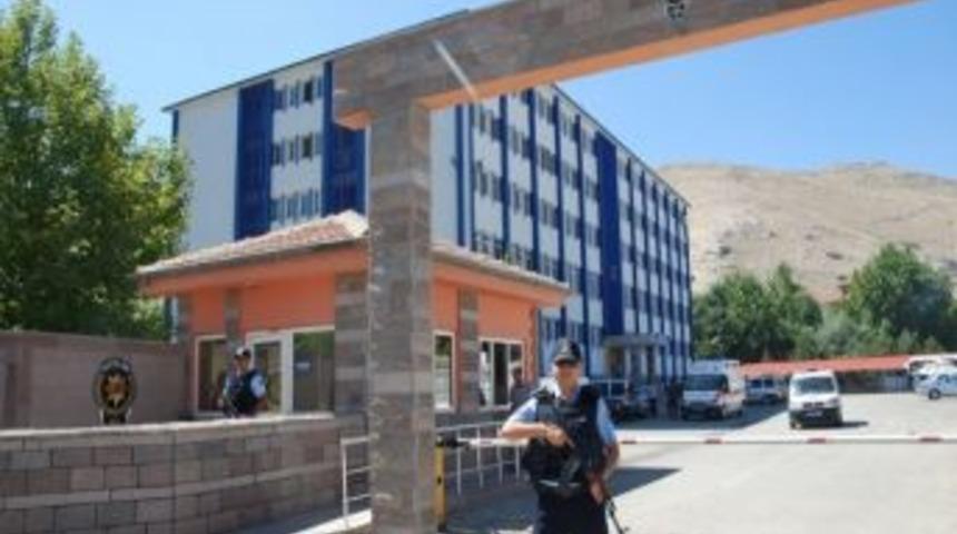Elbistan Emniyet Müdürlüğü Binası Depreme Dayanıksız Çıktı