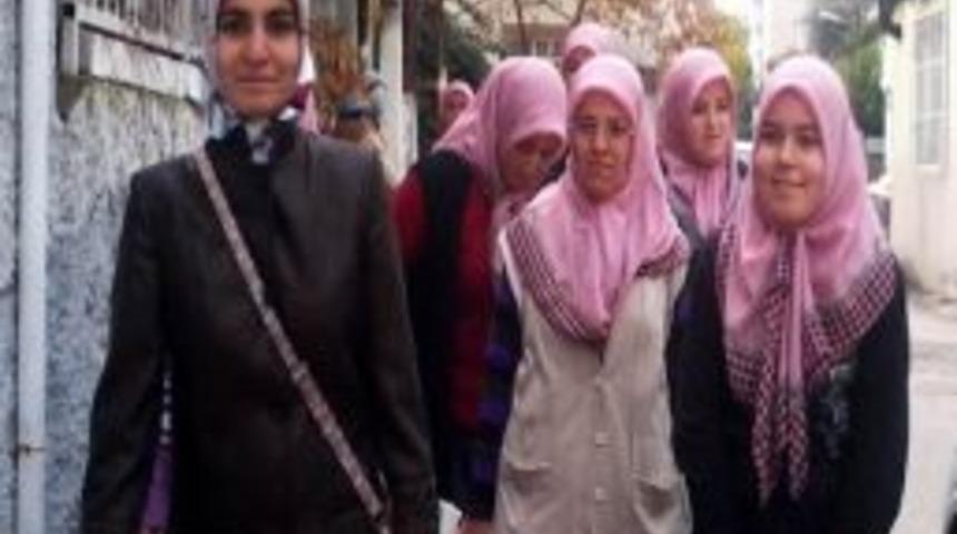 Kız Kuran Kursu &Ouml;ğrencilerinden Fakir Ailelere Yardım