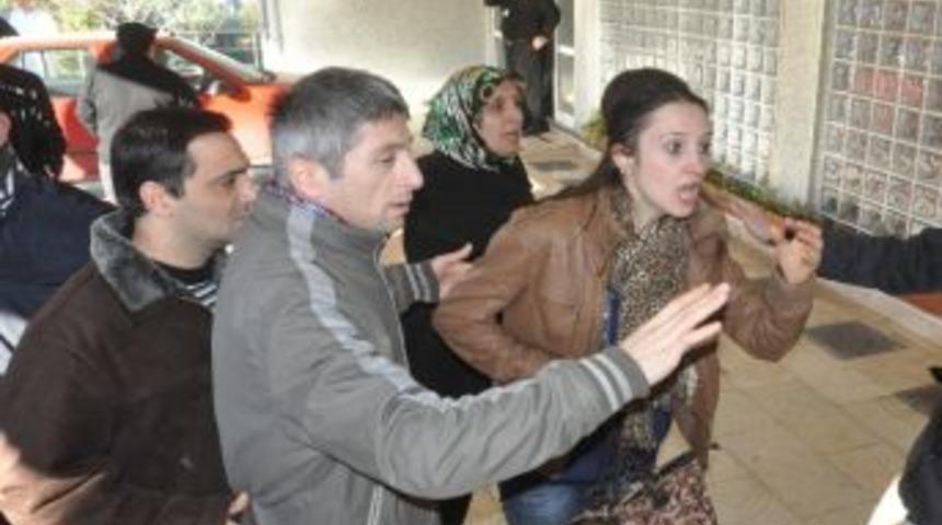 Kt&uuml; Farabi Hastanesi &Ouml;n&uuml;nde Gergin Dakikalar