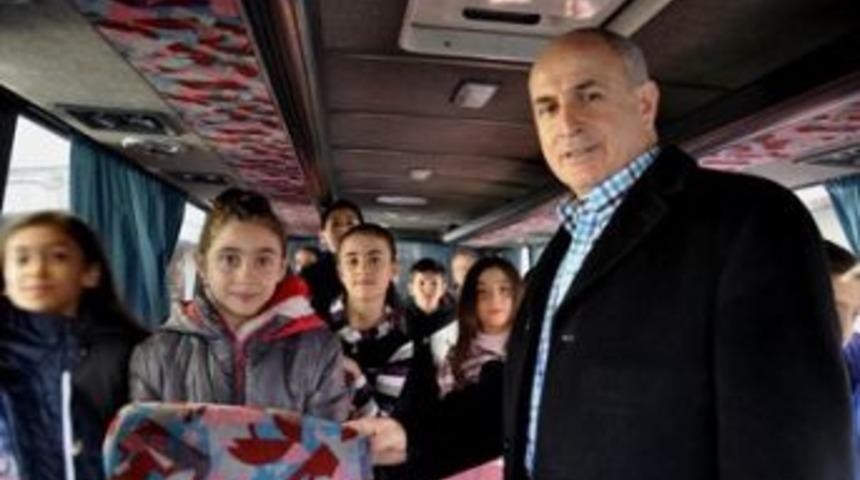 B&uuml;y&uuml;k&ccedil;ekmeceli &ccedil;ocuklar tiyatroda buluşuyor