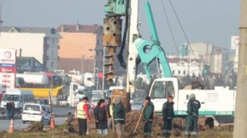 D&ouml;k&uuml;m Kavşağında Battı-&ccedil;ıktı &Ccedil;alışmaları Başladı