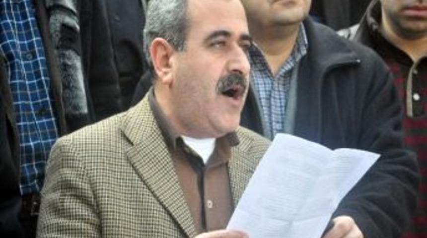 Balıkesir'de &Ouml;ğretmenler Okula Serbest Kıyafetle Girdi