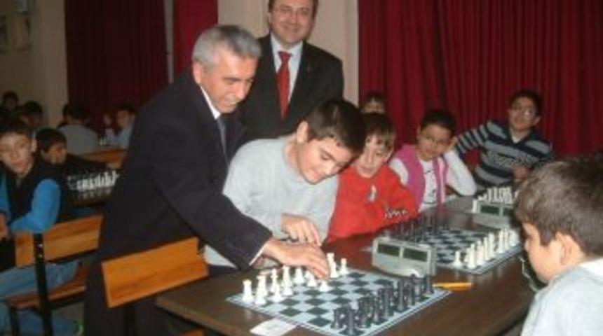 Burhaniye&rsquo;de Satran&ccedil; Heyecanı