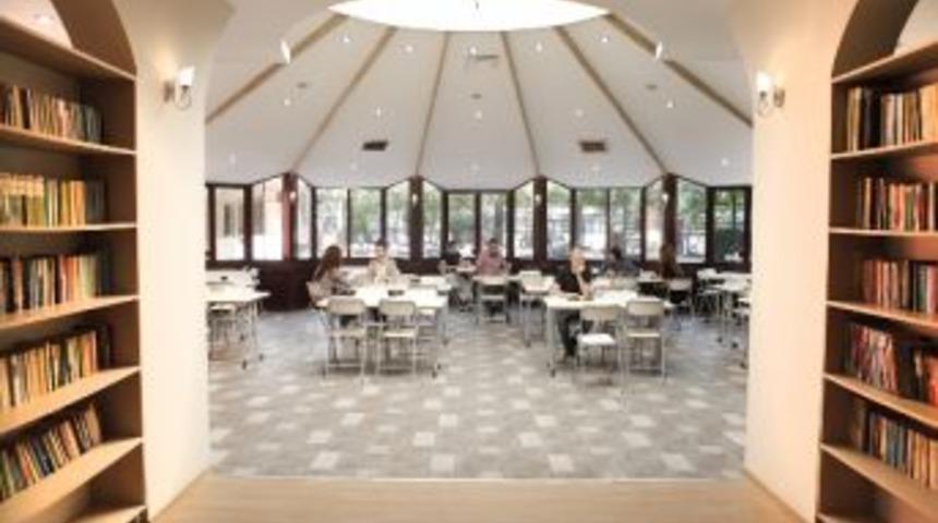 Chp Genel Başkan Yardımcısı Akkaya&rsquo;dan, Bornova Belediyesi Gen&ccedil;lik Merkezi&rsquo;ne &Ouml;vg&uuml;