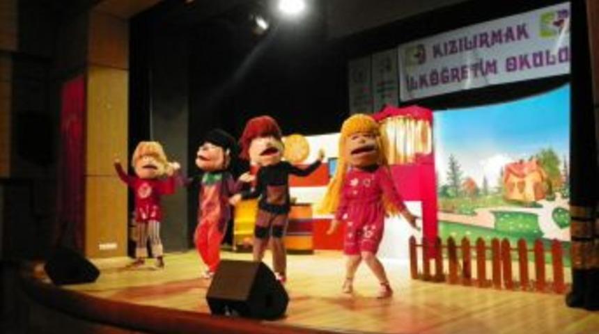 Tar&ccedil;ın Ve Arkadaşları Kırıkkale'de Kızılırmaklı Miniklerle Buluştu