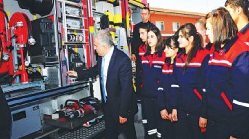 Ankara İtfaiyesi, İtfaiyecilik Lisesi &Ouml;ğrencilerini Eğitiyor