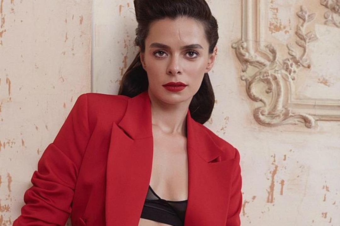 İşte &Ouml;zge &Ouml;zpirin&ccedil;ci'nin makyajsız hali