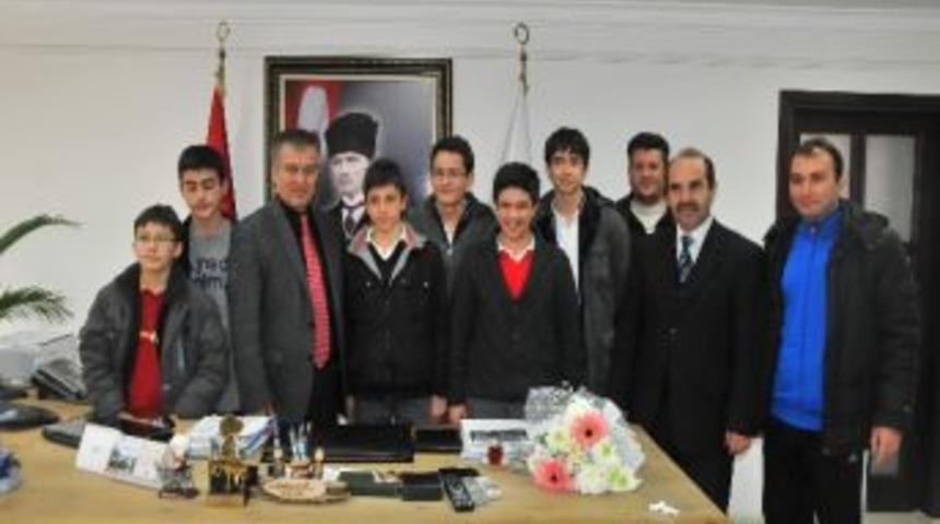 Başarılı Sporculardan Başkan Oğul&rsquo;a Ziyaret