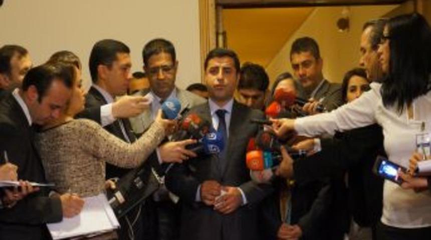 BDP'li Demirtaş: 2-3 Ay Gibi Bir S&uuml;re Baskısı Altında Komisyon &Ccedil;alışmamalı