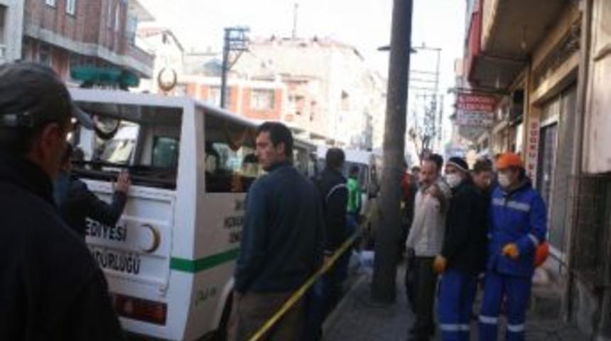 Yalnız Yaşayan Yaşlı Kadın &Ouml;l&uuml; Bulundu
