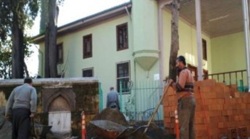 Gasilhanede Abdest Alınan Camiye Yardım Bekleniyor
