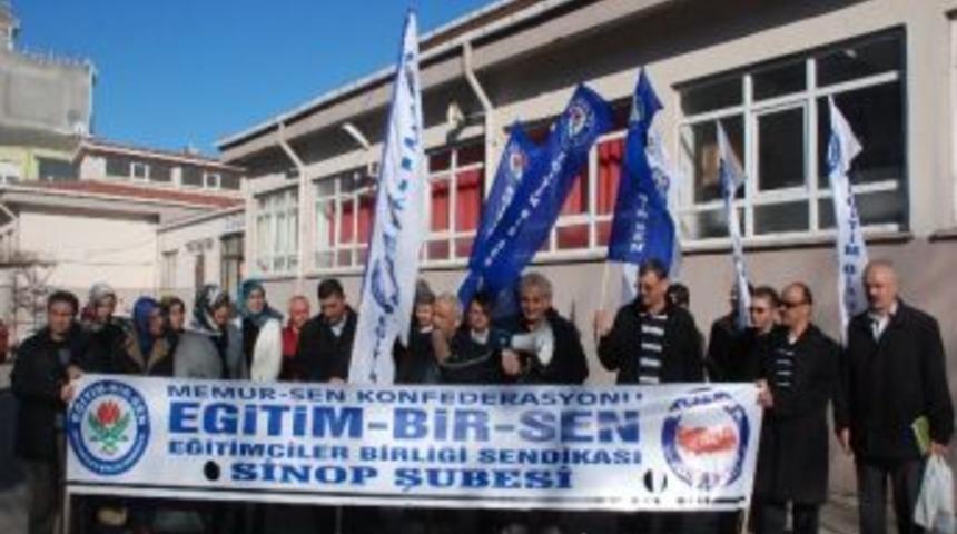Eğitimciler Serbest Kıyafetle Derse Girdi