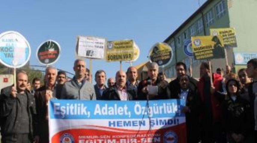 Eğitim-bir-sen, Kılık-kıyafet Y&ouml;netmeliğini Protesto Etti