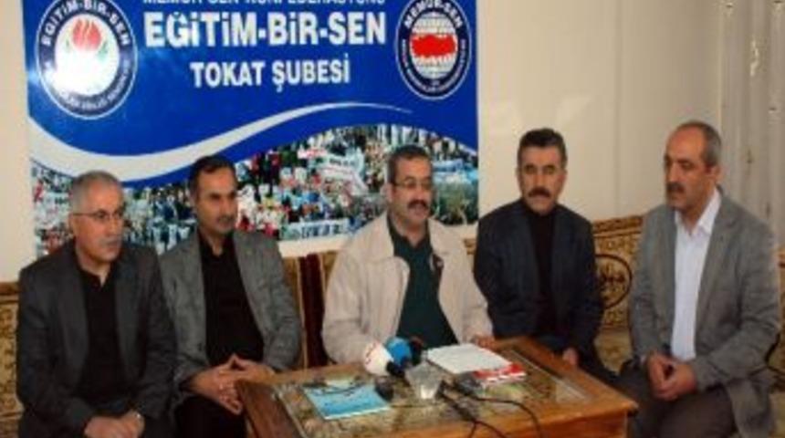 Kılık Ve Kıyafet Y&ouml;netmeliğini Protesto