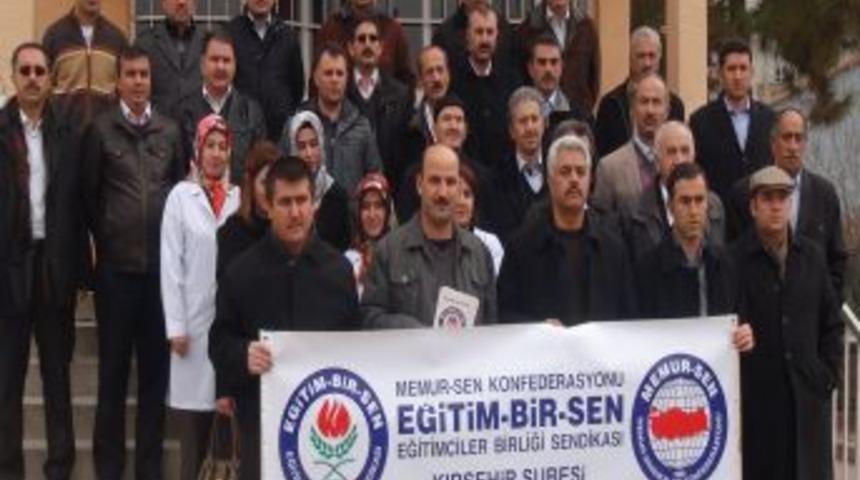 Eğitim Bir Sen Kırşehir Şubesi: Kamuda Kılık Kıyafet Dayatması Son Bulsun