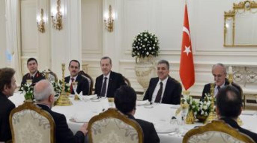 Cumhurbaşkanı G&uuml;l'den Yasama, Y&uuml;r&uuml;tme Ve Yargı Organlarının Başkanlarına Yemek