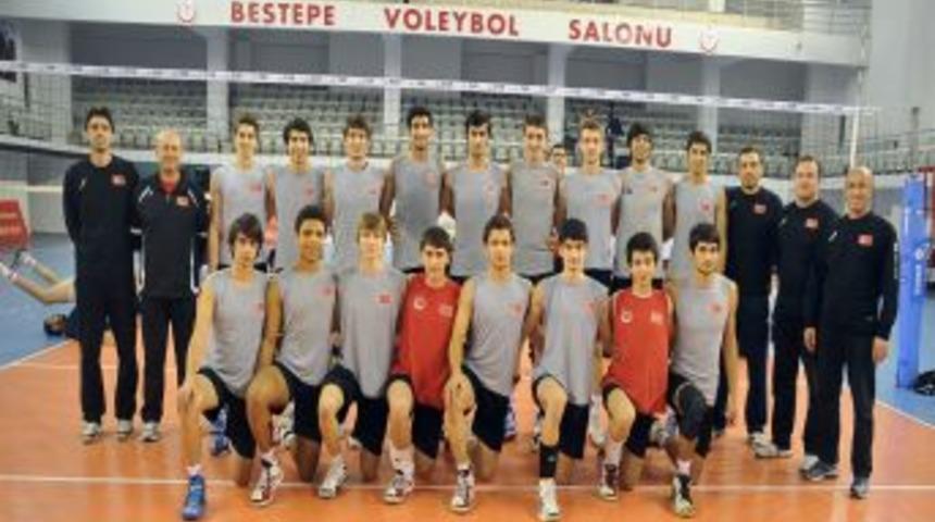 Voleybol'da Yıldız Erkekler Sahne Alıyor