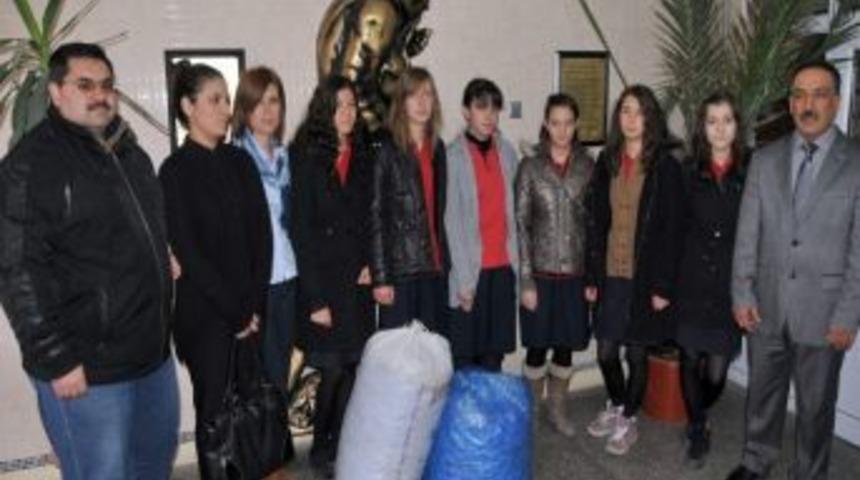 Lise &Ouml;ğrencileri Engelliler İ&ccedil;in 20 Bin Kapak Topladı