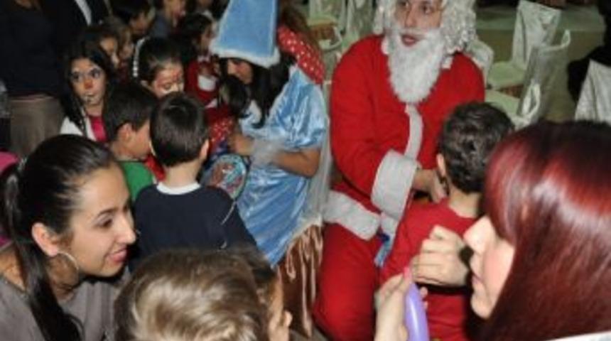 Anaokulu &Ouml;ğrencileri Yeni Yıla Eğlenerek Girdi