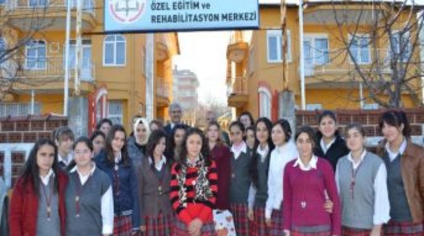 &Ouml;ğrencilerden Rehabilitasyon Merkezi'ne Ziyaret