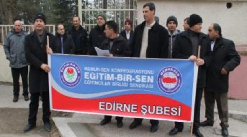 &Ouml;ğretmenlerden Kılık Kıyafet Eylemi