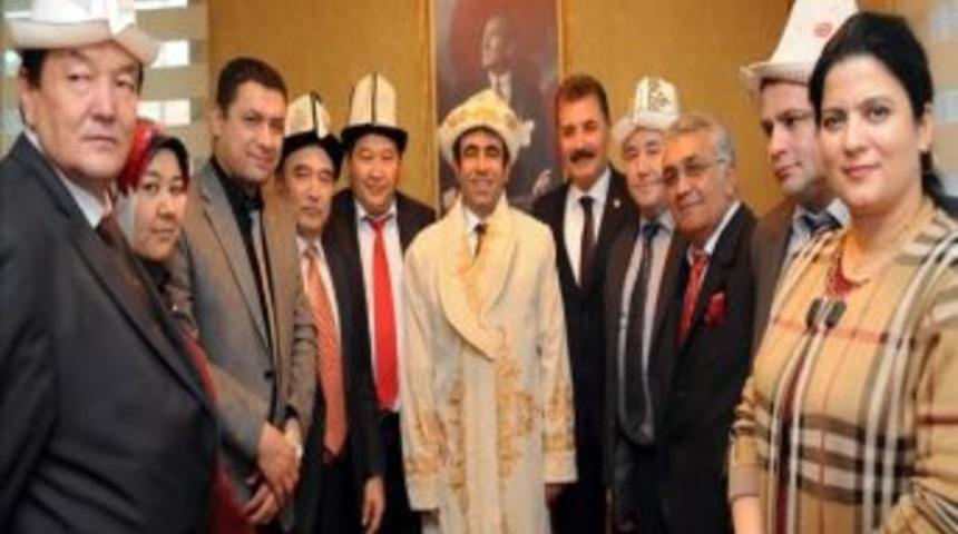Vali G&uuml;zeloğlu Kırgız Konukları Kabul Etti