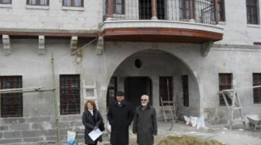 Belediye Başkanı Palta, Tarihi Aksaray Evlerinde Incelemede Bulundu