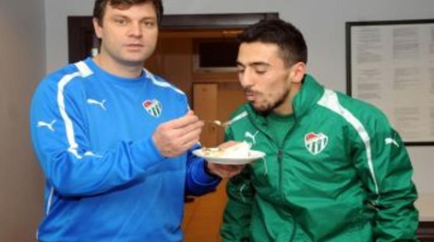 Ferhat Kiraz&rsquo;a S&uuml;rpriz Doğum G&uuml;n&uuml; Kutlaması