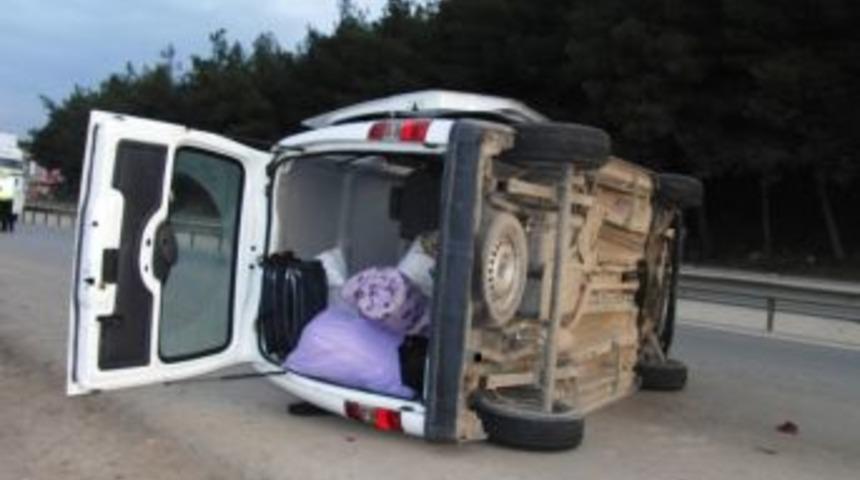 Kamyonet Yan Yattı