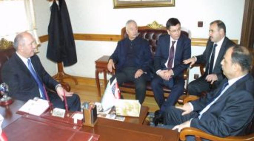 Kazak Heyeti, T&uuml;rk D&uuml;nyası Belediyeler Birliği&rsquo;ni Ziyaret Etti