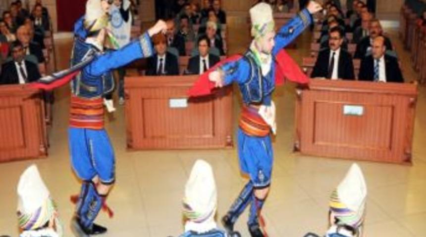 Y&uuml;zde 60 Maaş Zammını Davul Zurnayla Kutladılar