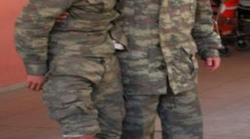 Ayağından Vurulan Asker Hastaneye Kaldırıldı