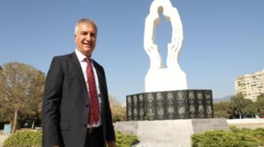 B&uuml;y&uuml;kel&ccedil;iler Şehit Diplomatlar İ&ccedil;in Karşıyaka&rsquo;da Buluşacak