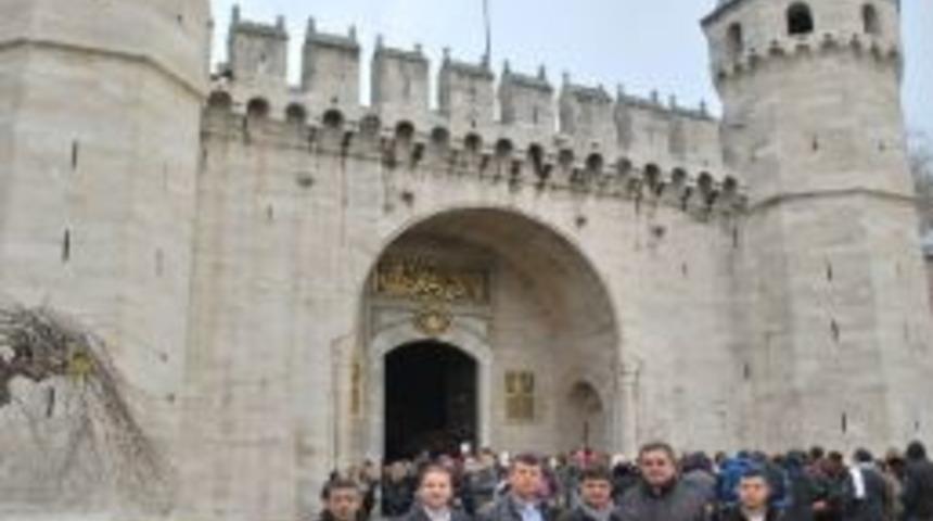 Eğitim G&ouml;n&uuml;ll&uuml;leri İstanbul&rsquo;un Tarihi Mekanlarını Ziyaret Etti