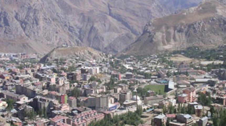 Başbakan'dan, Hakkari'yi taşıyalım &ouml;nerisi