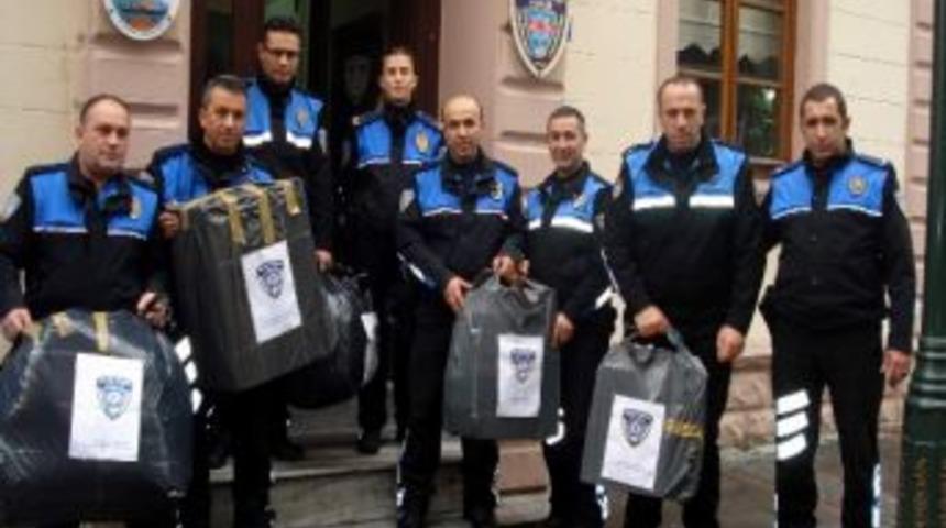 Toplum Destekli Polisten &Ouml;ğrencilere Yardım
