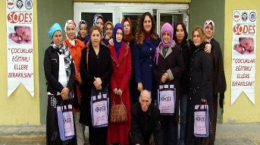 Ev Hanımlarından Huzurevine Ziyaret