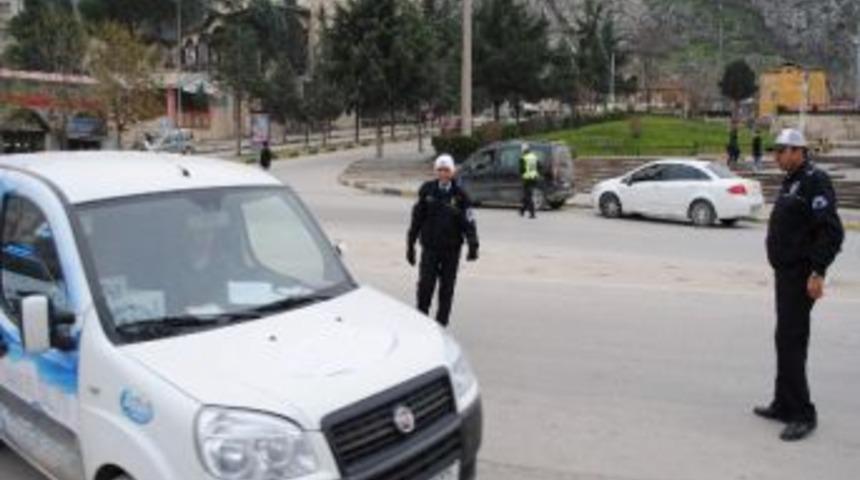 Amasya Polisinden Emniyet Kemeri Denetimi