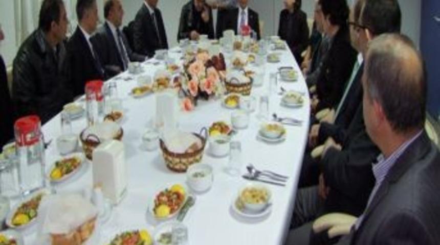 Salihli&rsquo;de Sağlık Zirvesi Ger&ccedil;ekleştirildi