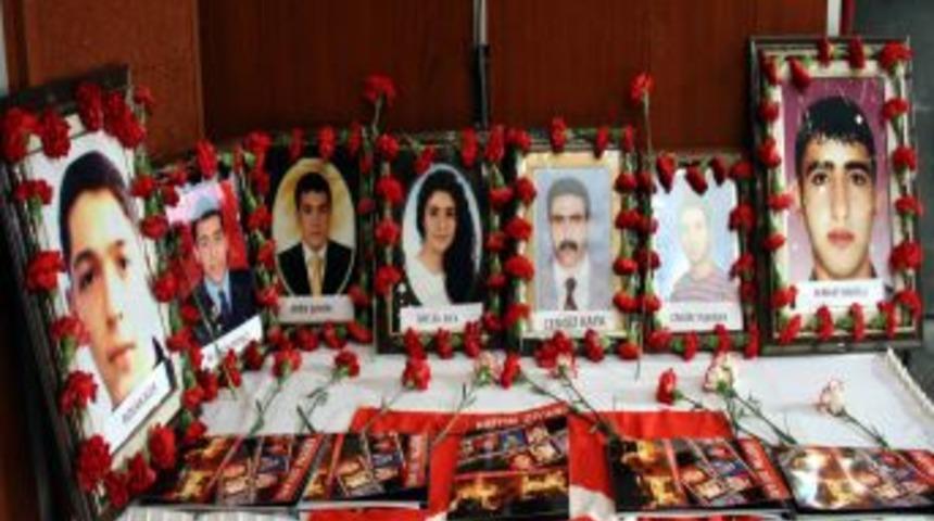 Diyarbakırlılar, Ter&ouml;r Kurbanı Fidanları Unutmadı