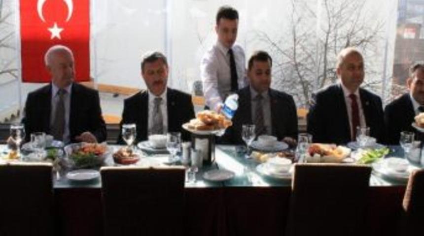 Şehit Ailelerine Vefa Yemeği Verildi