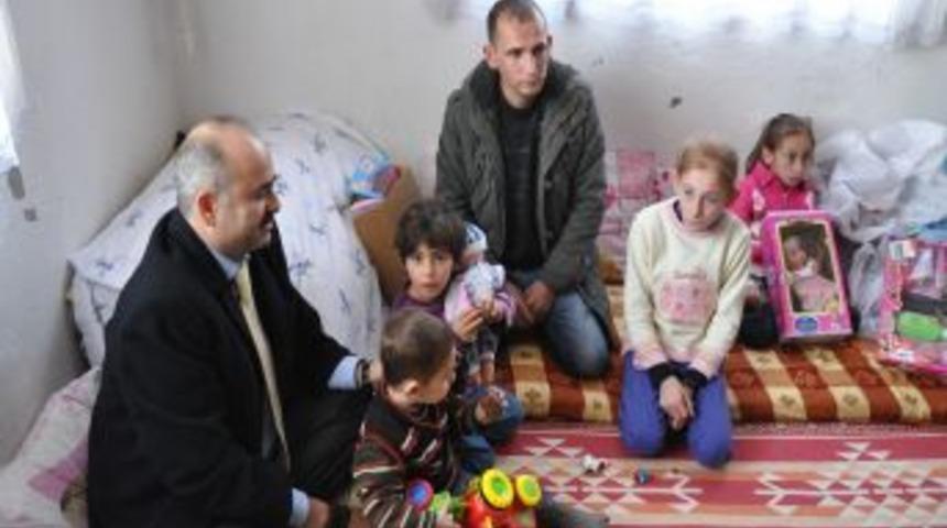 Vali Aydın, Evinde Nedeni Belirlenemeyen Yangınlar &Ccedil;ıkan Aileyi Ziyaret Etti