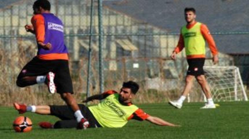 Adanaspor &Ouml;zg&uuml;r Bayer Ile 1.5 Yıllık S&ouml;zleşme Imzaladı
