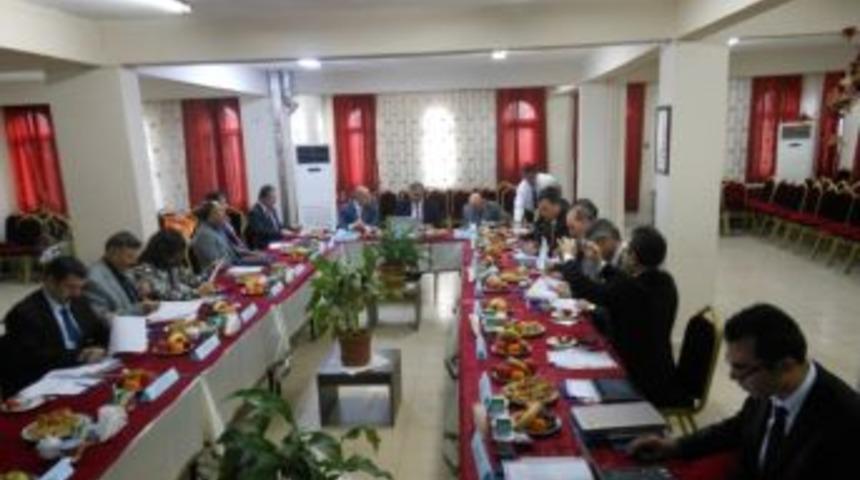 Vali &Ccedil;ift&ccedil;i Gediz'de