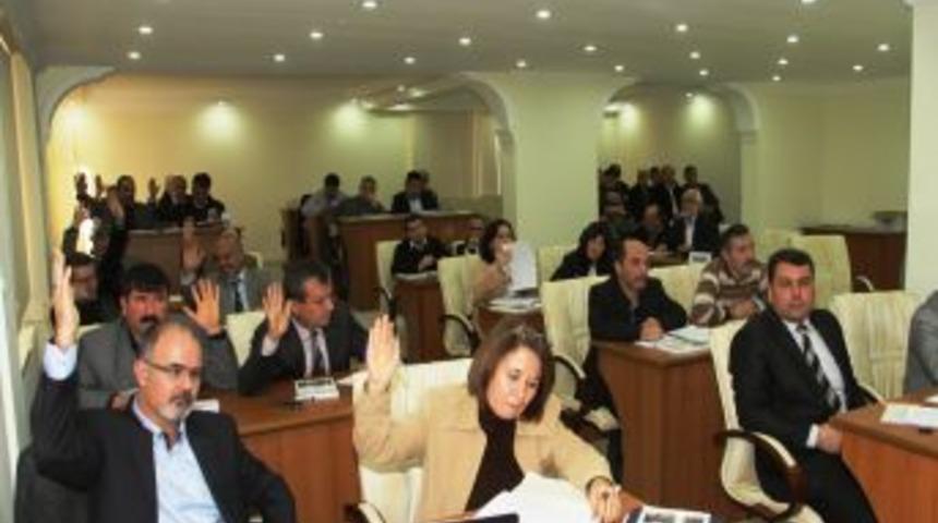 CHP&rsquo;li Meclis &Uuml;yelerinden Camiye Veto