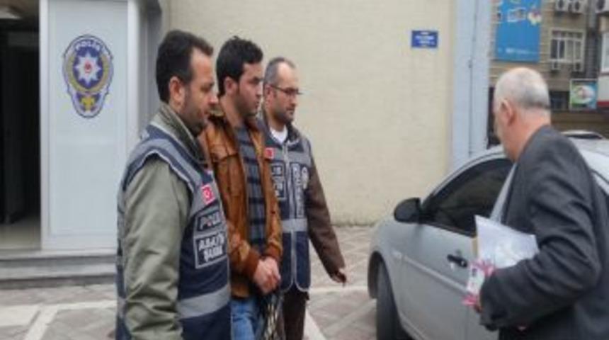 Tartıştığı Babasını &Ouml;ld&uuml;rd&uuml;