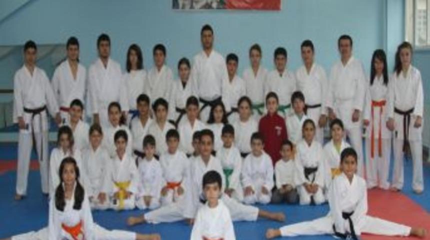 Muğla Belediyesi Karate Takımı 58 Madalya Kazandı