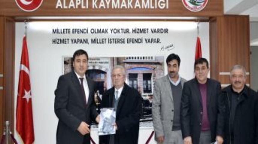 Sigarayı Bırakanlara G&ouml;mlek Ve Kravat Hediye Edildi