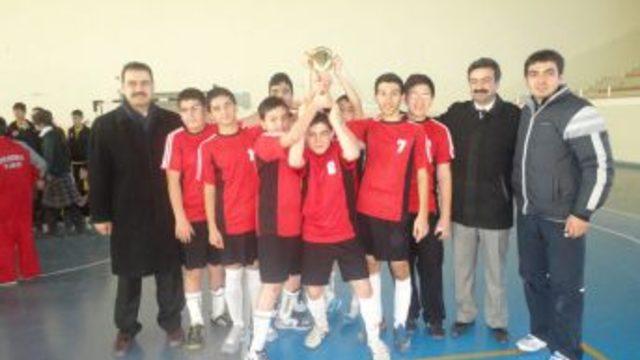 Nevbahar Koleji Futsalda Van Birincisi Oldu