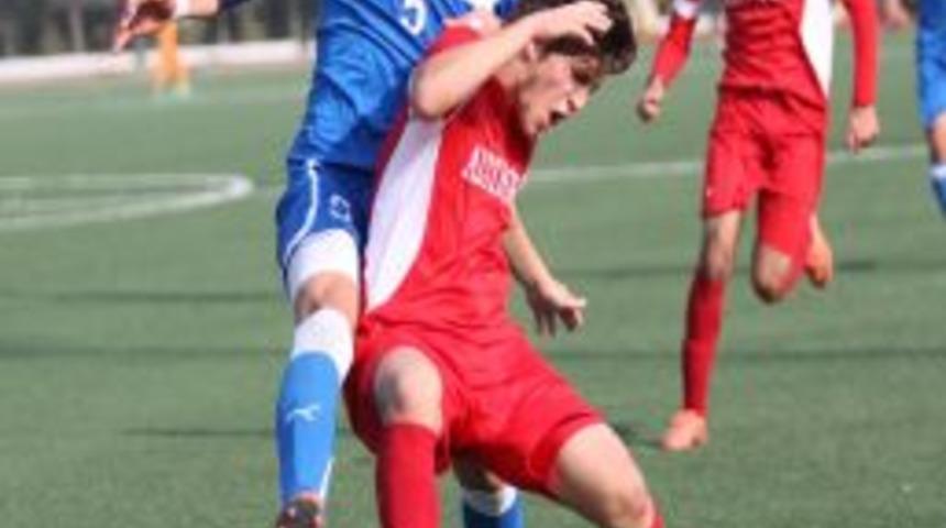 &Ouml;zel Kemalpaşa Yamanlar Koleji Futbolda İzmir Birincisi Oldu